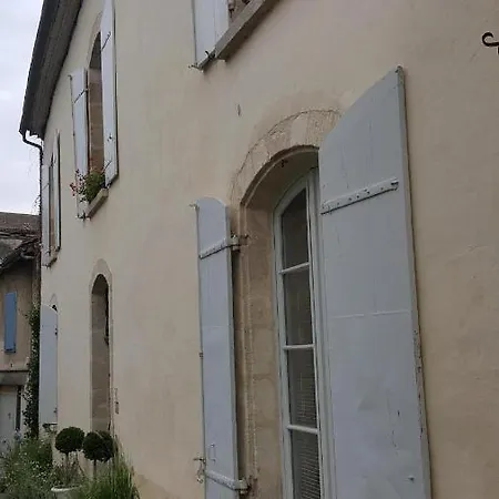 D'hotes Art Et Remparts Bed & Breakfast