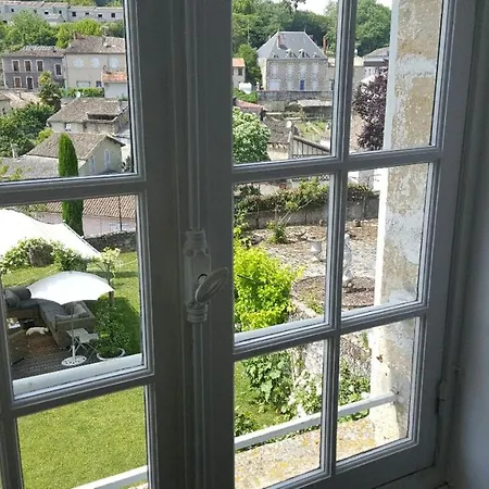 D'hôtes Art Et Remparts Couette-café 3*