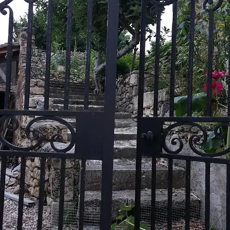 D'hôtes Art Et Remparts Couette-café 3*